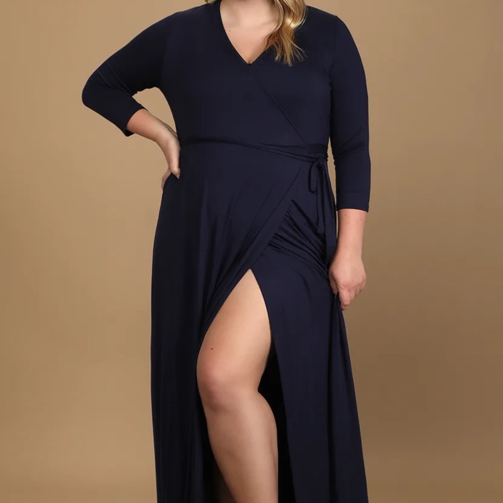 Lulu’s navy blue wrap dress